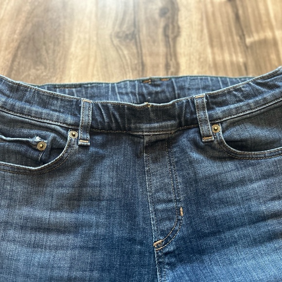 LL Bean Skinny Jeans - Picture 2 of 4